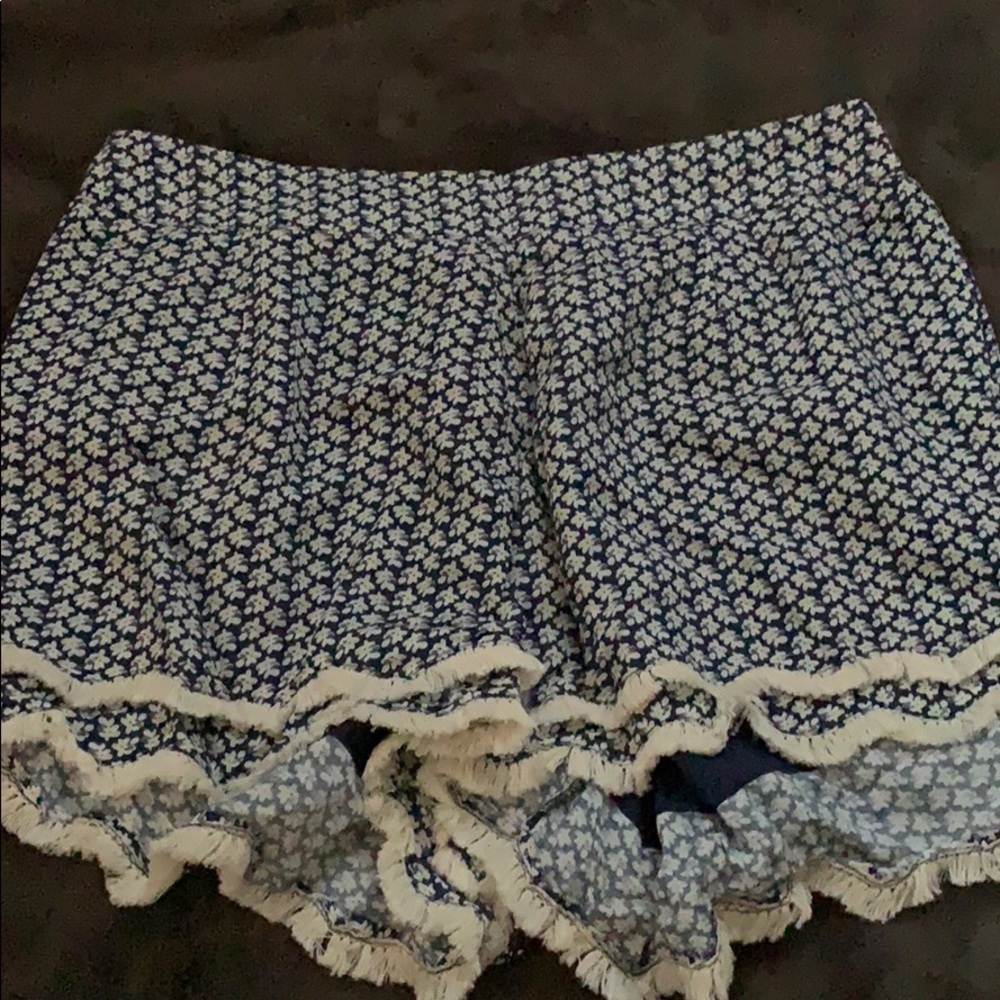 Floral ruffled shorts